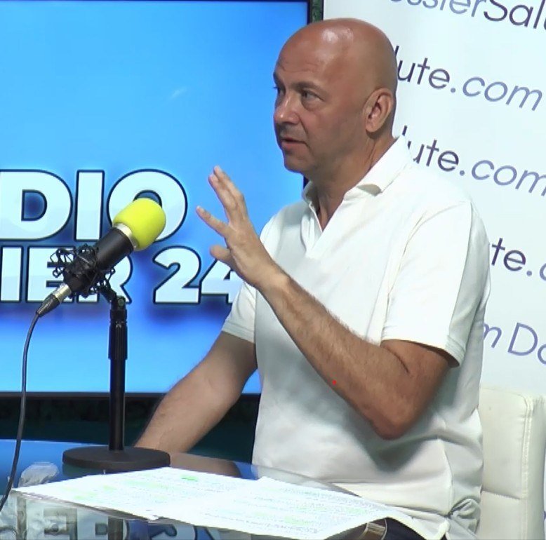Il dottor Gian Paolo Baruzzi in studio radio